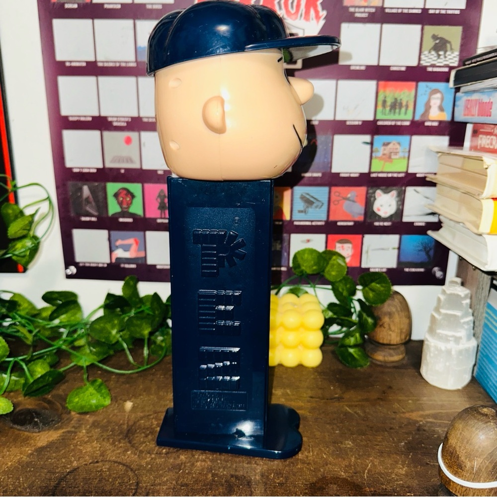 MLB Peanuts Charlie Brown New York Yankees Baseball Jumbo Pez Dispenser - Picture 7 of 9